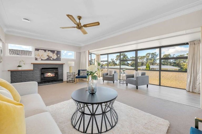 Photo of property in 75 Ennis Avenue, Pakuranga Heights, Auckland, 2010