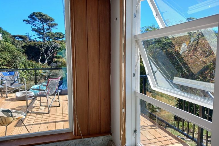 Photo of property in 10 Toenga Road, Pukerua Bay, 5026