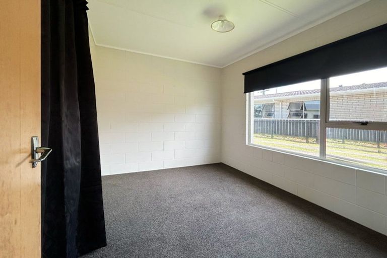 Photo of property in 2/52 Bayly Street, Waitara, 4320