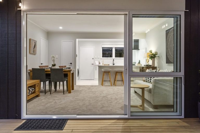 Photo of property in 2/18 Gray Avenue, Mangere East, Auckland, 2024