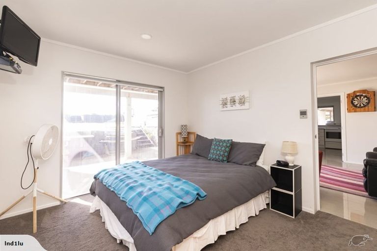 Photo of property in 28 Hall Road, Pataua North, Whangarei, 0175