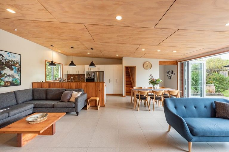 Photo of property in 29a Greenaway Road, Waikanae, 5036