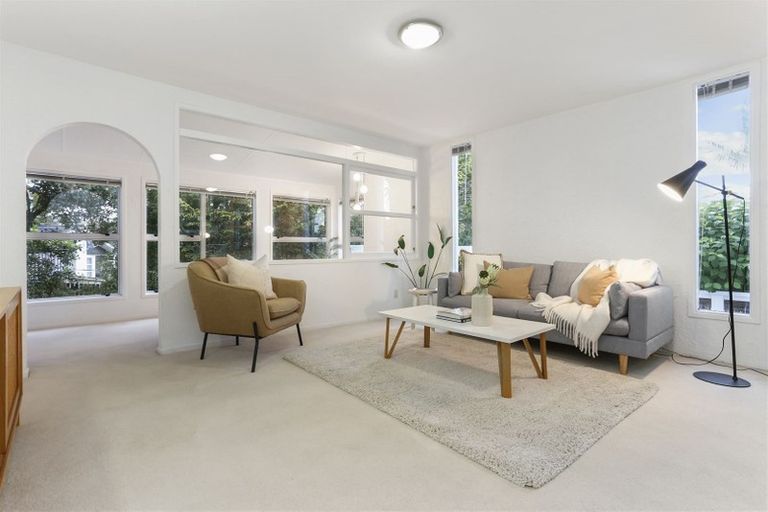 Photo of property in 42 Eban Avenue, Hillcrest, Auckland, 0627