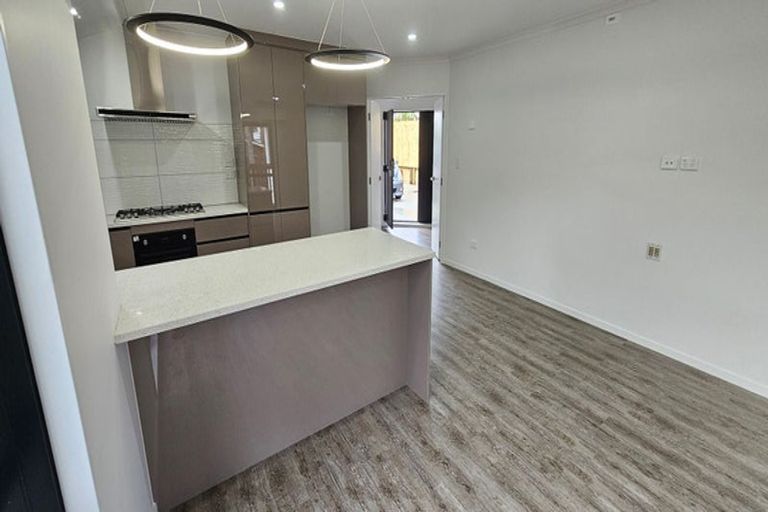 Photo of property in 12a Blease Street, New Lynn, Auckland, 0600