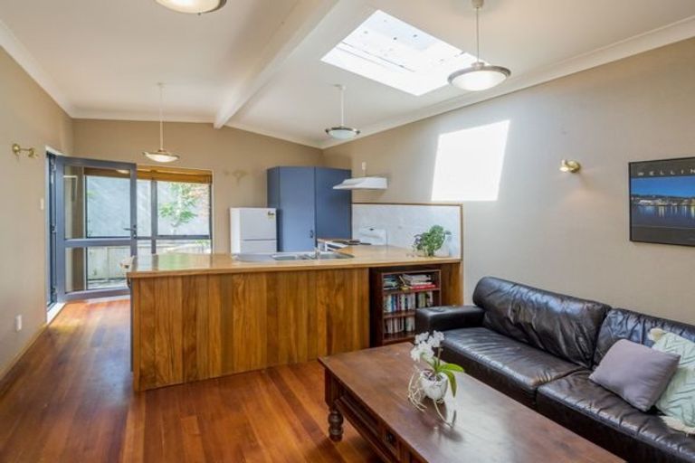 Photo of property in 18a Mckenzie Street, Levin, 5510