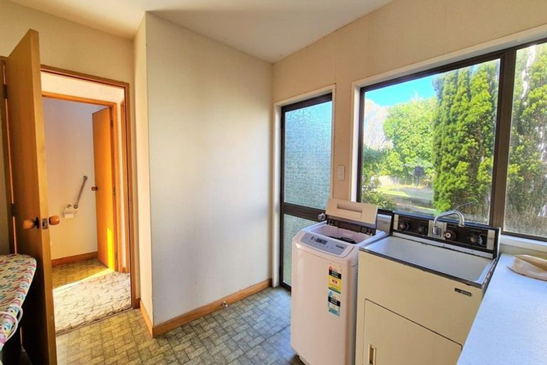 Photo of property in 6 Halse Place, Opunake, 4616