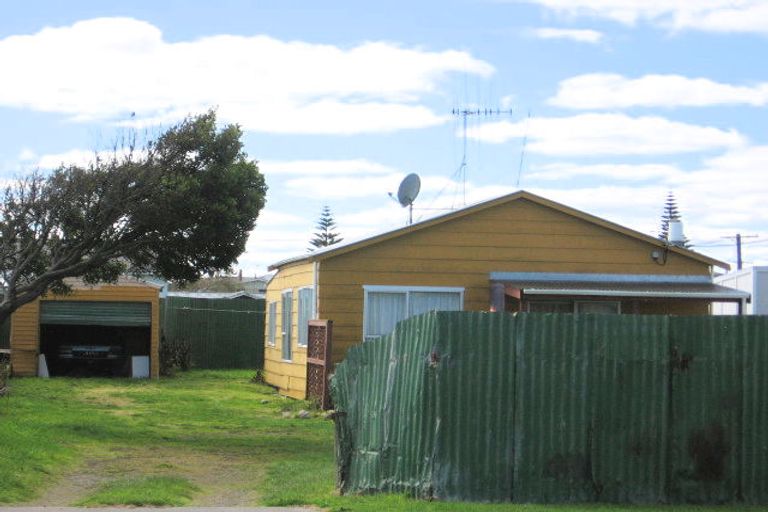Photo of property in 127 Seabury Avenue, Foxton Beach, Foxton, 4815