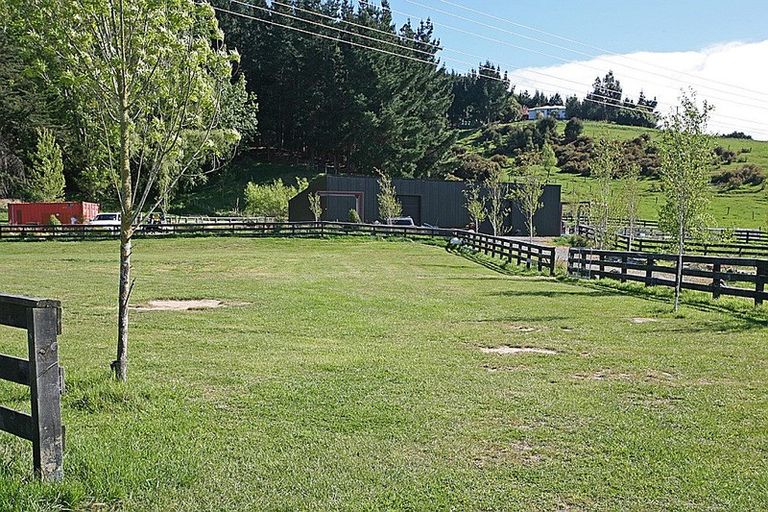 Photo of property in 53 Western Valley Road, Little River, 7591