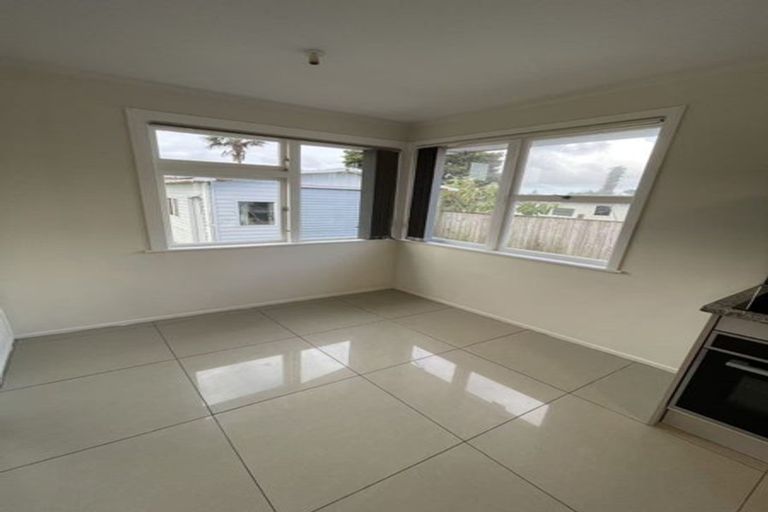 Photo of property in 3 Mcdivitt Street, Manurewa, Auckland, 2102