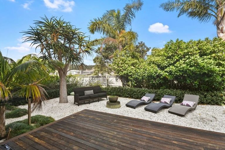 Photo of property in 32 Taumata Road, Omaha, 0986