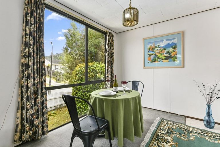Photo of property in 10 Memphis Grove, Totara Park, Upper Hutt, 5018