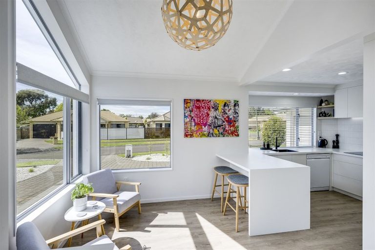 Photo of property in 6 Sloane Place, Taradale, Napier, 4112