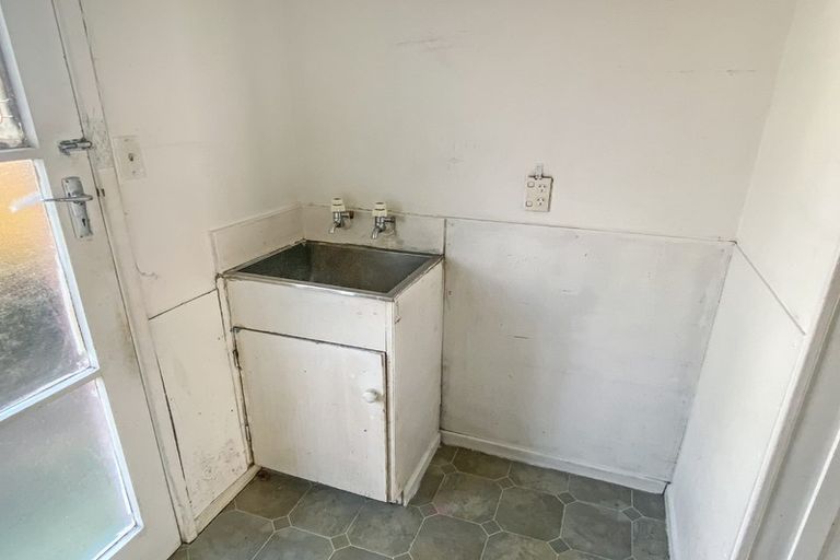 Photo of property in 1/76 Portage Road, New Lynn, Auckland, 0600