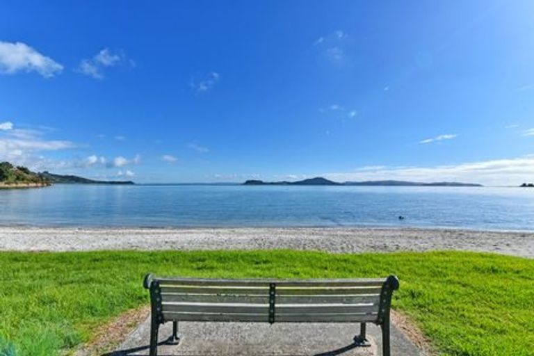 Photo of property in 13 Kawakawa Bay Coast Road, Kawakawa Bay, Papakura, 2585