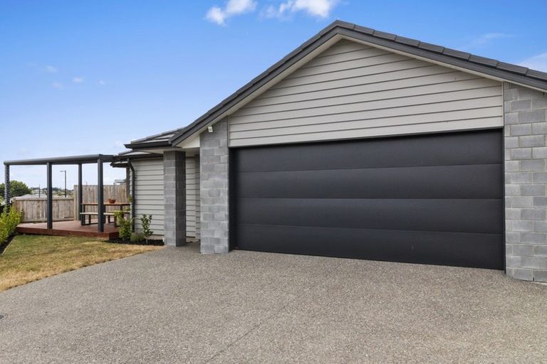 Photo of property in 74 Bert Wall Drive, Omokoroa, 3114