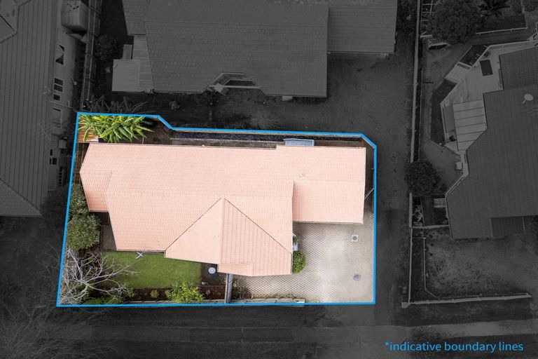 Photo of property in 1/238 Botany Road, Golflands, Auckland, 2013