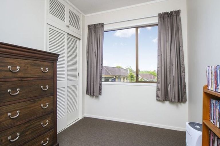 Photo of property in 142 Moire Road, West Harbour, Auckland, 0618