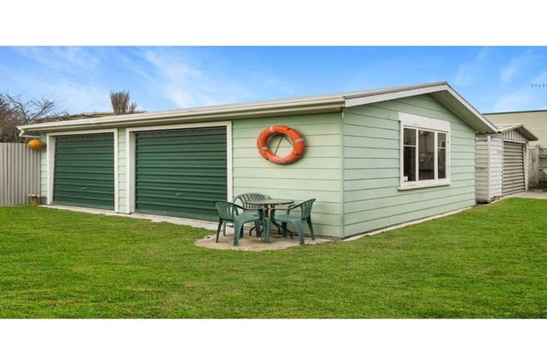 Photo of property in 69 Koputara Road, Himatangi Beach, Foxton, 4891