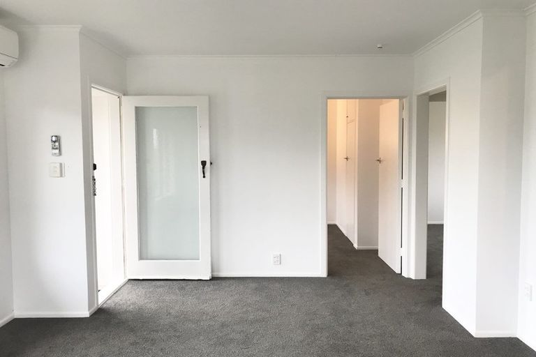 Photo of property in 3/6 Corrella Road, Belmont, Auckland, 0622