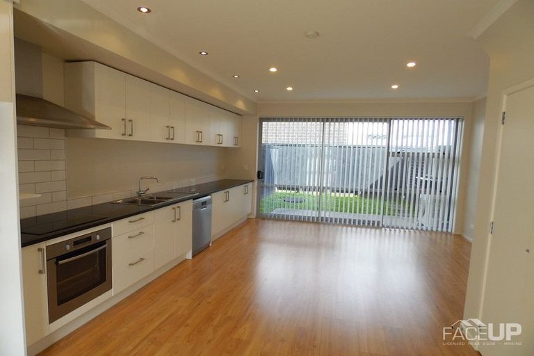 Photo of property in 11 Vincent Lane, Hobsonville, Auckland, 0616