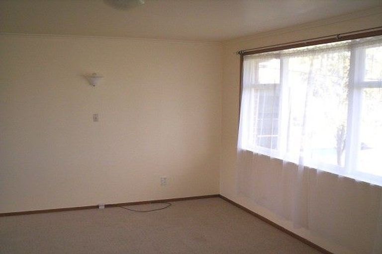 Photo of property in 26 Eastglen Road, Glen Eden, Auckland, 0602