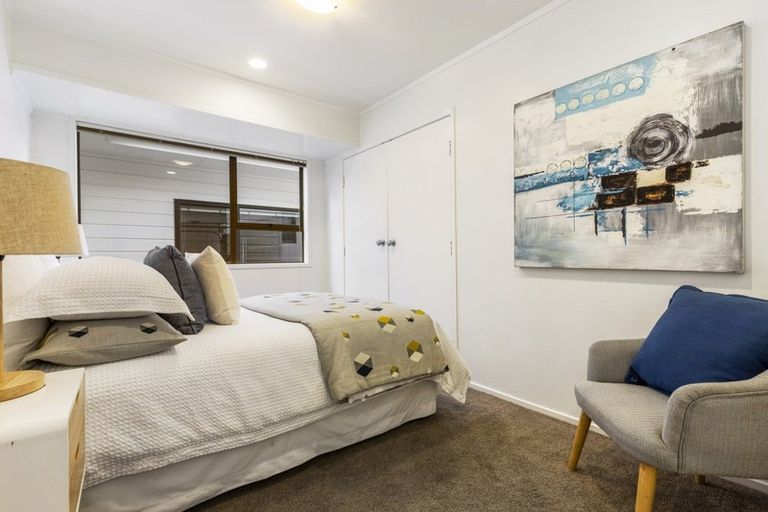 Photo of property in 1b Burford Place, Mellons Bay, Auckland, 2014