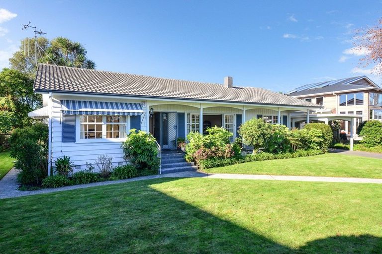 Photo of property in 6 Dalethorpe Avenue, Fairfield, Hamilton, 3214