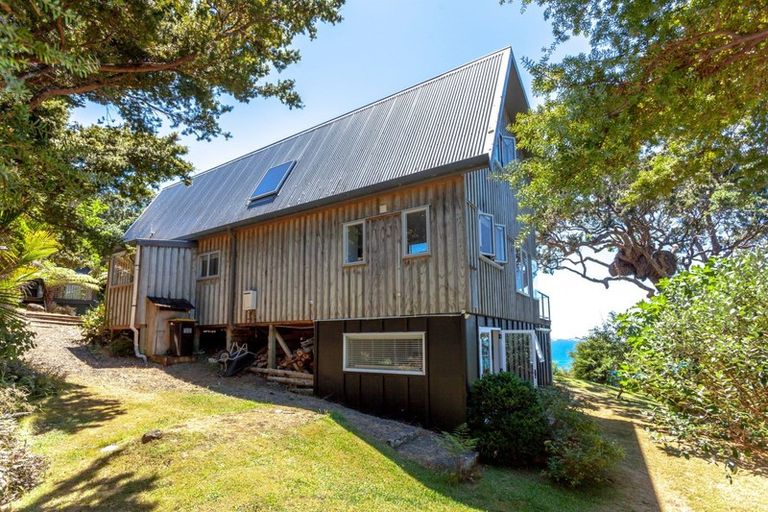 Photo of property in 102 Waihirere Drive, Tuateawa, Coromandel, 3583