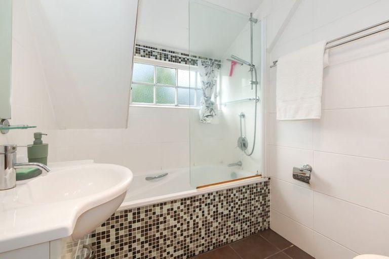 Photo of property in 66 Seddon Street, Waikanae, 5036