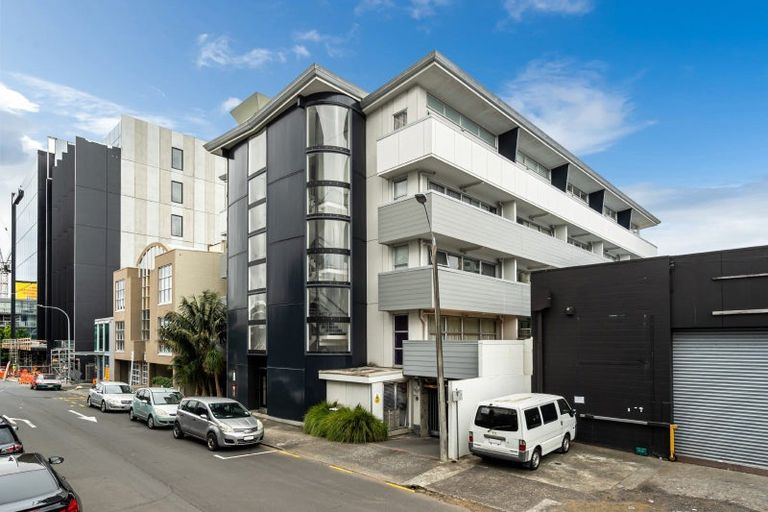 Photo of property in 15/8 Clayton Street, Newmarket, Auckland, 1023
