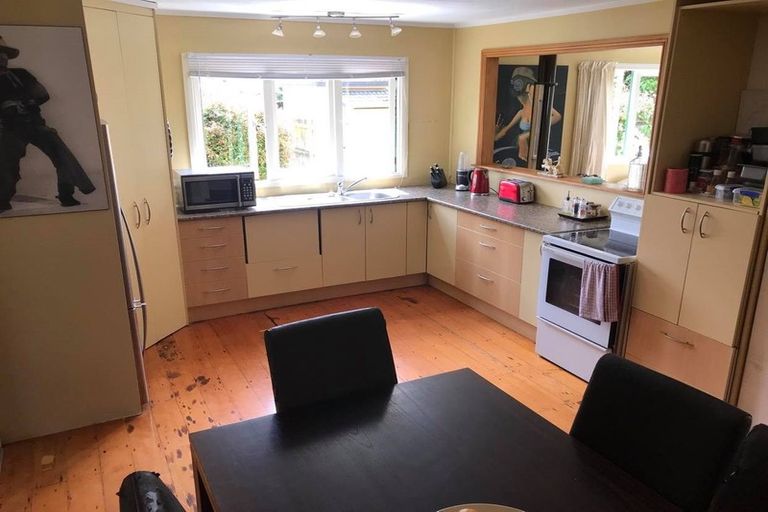 Photo of property in 20 Sherrybrooke Place, Sunnyvale, Auckland, 0612