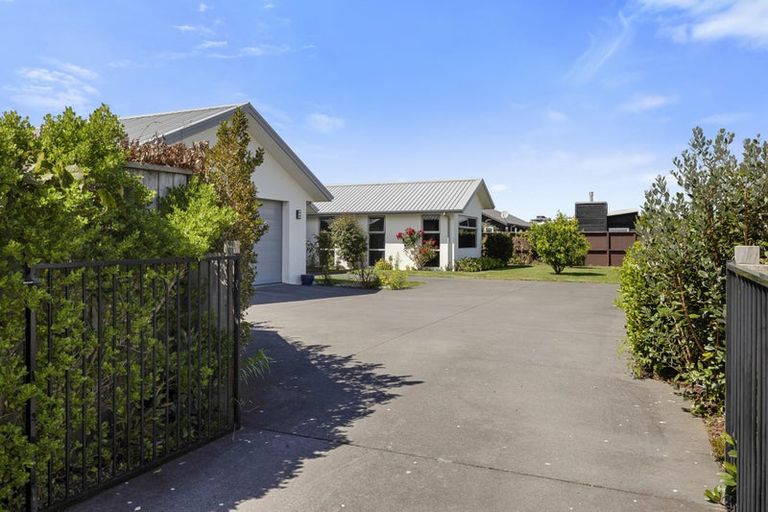 Photo of property in 8 Wentworth Lane, Waiwhakaiho, New Plymouth, 4312