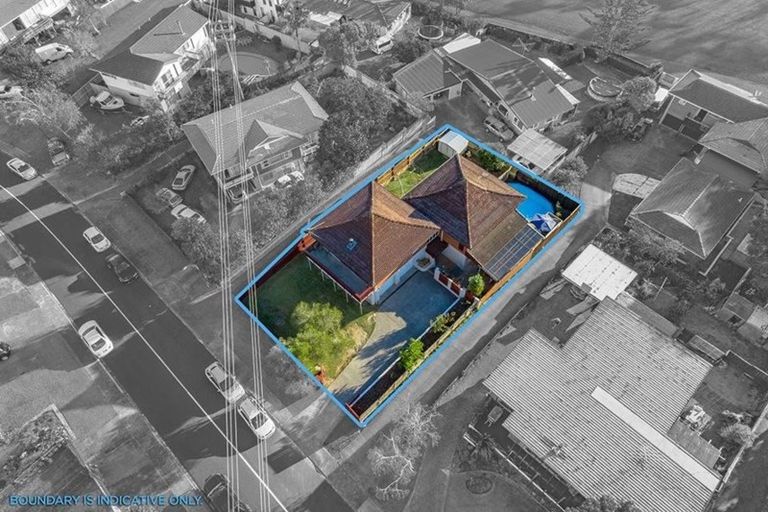 Photo of property in 25 Anich Road, Massey, Auckland, 0614