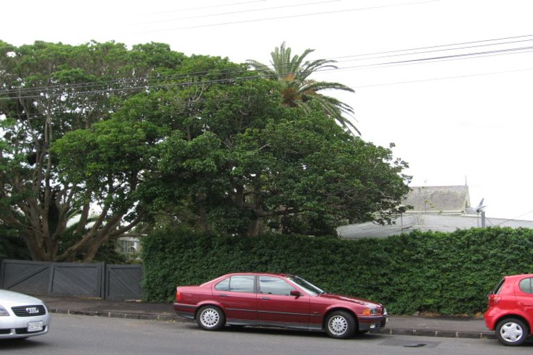 Photo of property in 107 Hinemoa Street, Birkenhead, Auckland, 0626