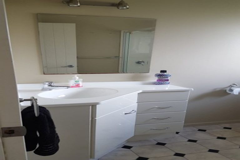 Photo of property in 73 Reading Street, Greytown, 5712