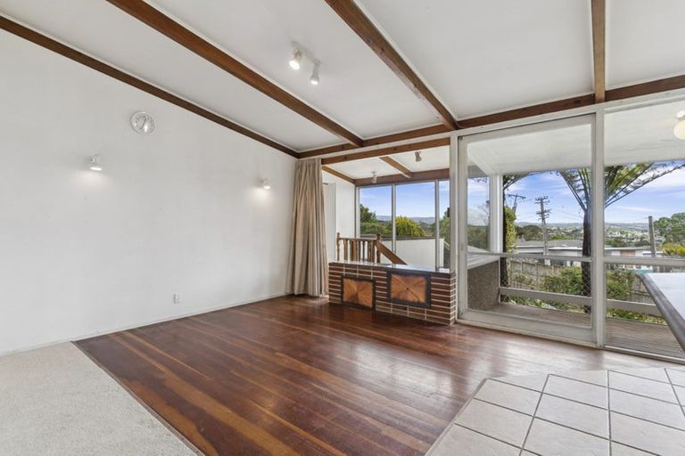 Photo of property in 29 Highland Avenue, Titirangi, Auckland, 0604