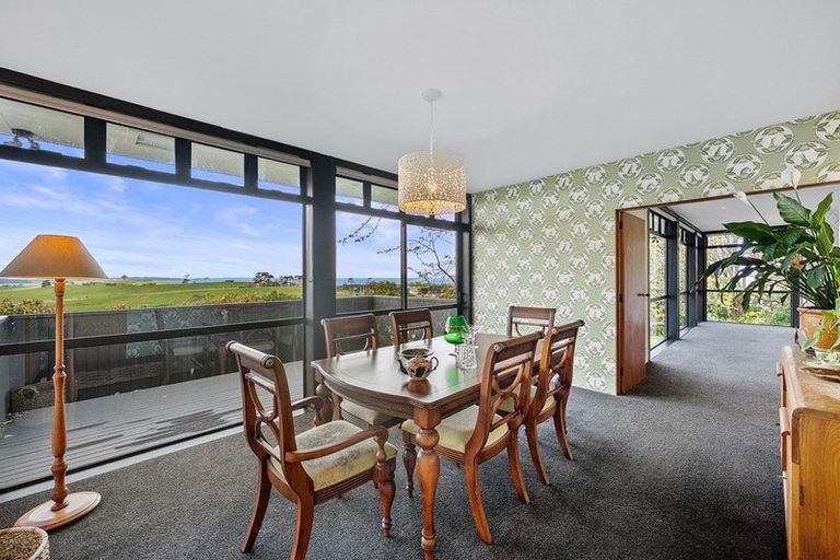 Photo of property in 181 Vaughans Road, Okura, Auckland, 0792