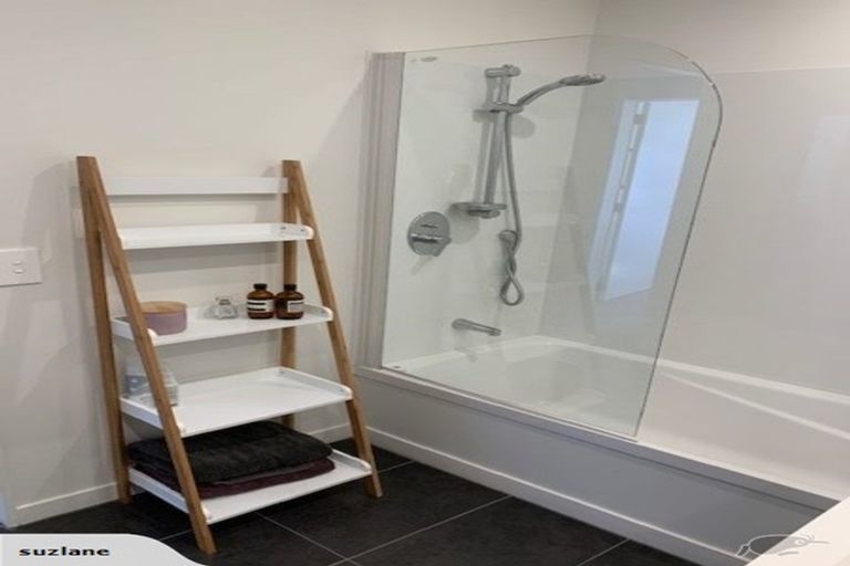 Photo of property in 2/2 Stone Street, Miramar, Wellington, 6022