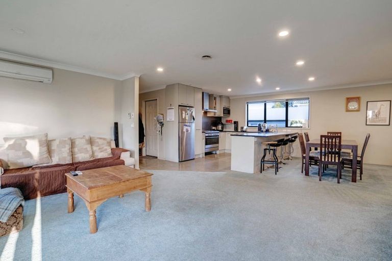 Photo of property in 5a Rewa Street, New Lynn, Auckland, 0600