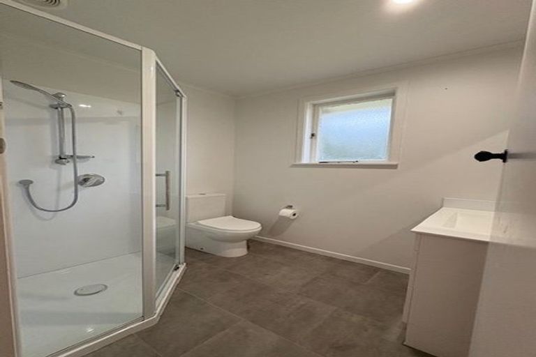 Photo of property in 3/42 Lincoln Road, Henderson, Auckland, 0610