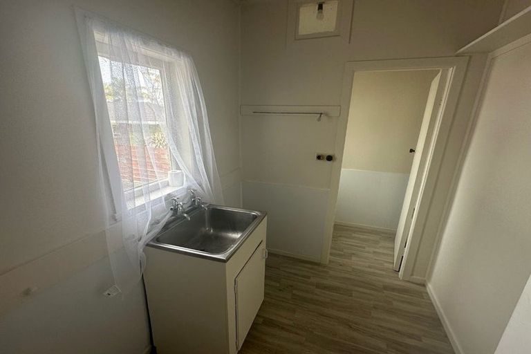 Photo of property in 1/49 Clevedon Road, Papakura, 2110