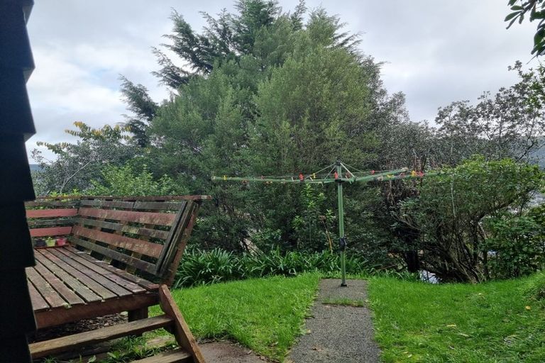 Photo of property in 58b Raroa Terrace, Tawa, Wellington, 5028