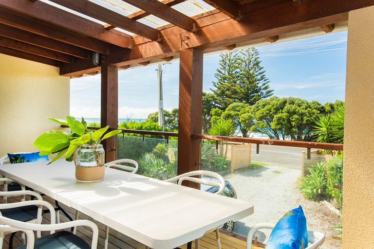 Photo of property in 57 Moana Road, Okitu, Gisborne, 4010