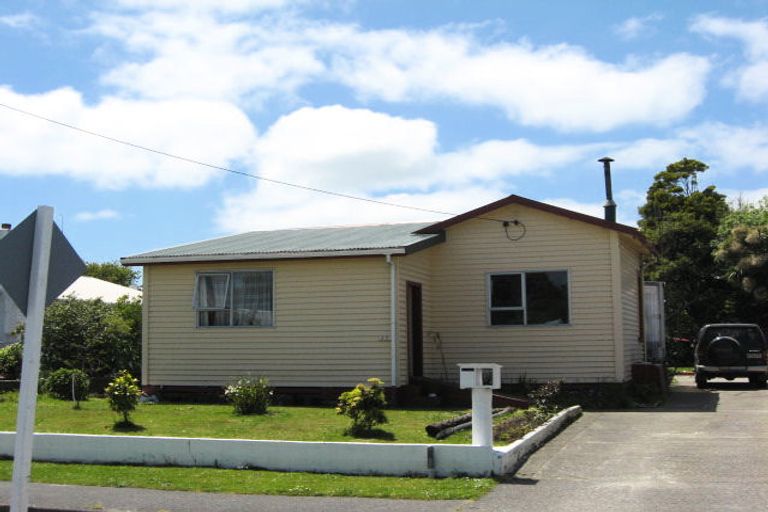 Photo of property in 25 Peel Street, Westport, 7825