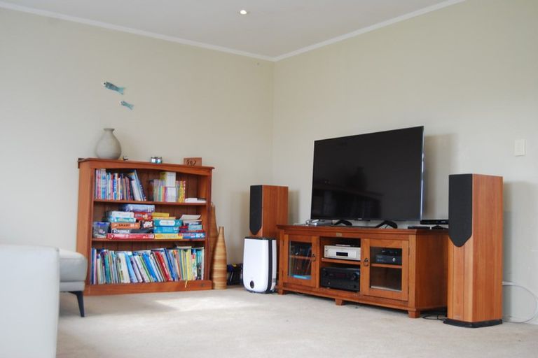 Photo of property in 1/47 Majesty Place, Half Moon Bay, Auckland, 2012