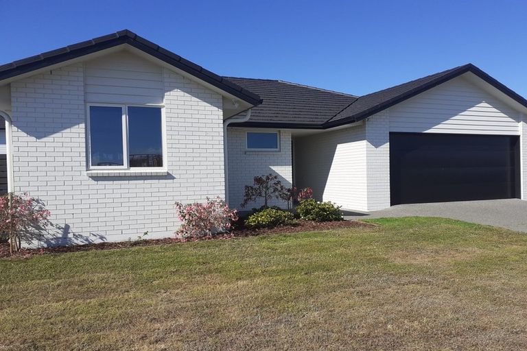 Photo of property in 61 Te Kio Crescent, Papamoa Beach, Papamoa, 3118