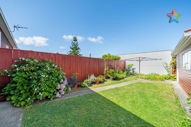 Photo of property in 33a Percy Cameron Street, Avalon, Lower Hutt, 5011