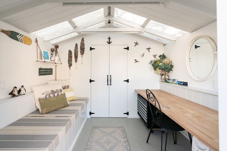 Photo of property in 84 The Esplanade, Houghton Bay, Wellington, 6023