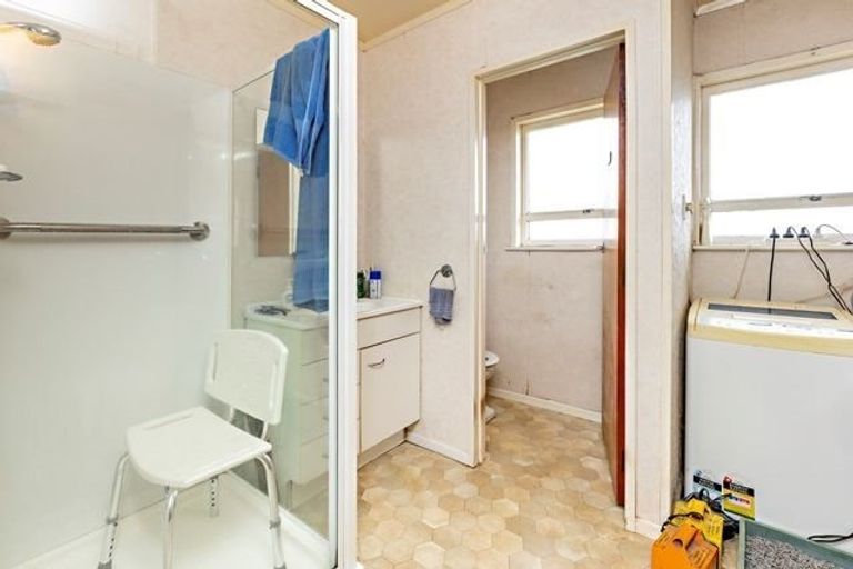 Photo of property in 2/18 Duke Street, Papakura, 2110