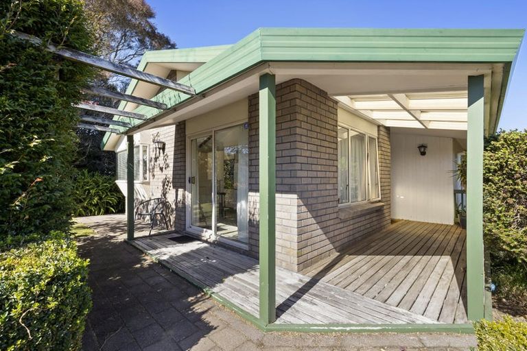 Photo of property in 51 Karina Road, Merrilands, New Plymouth, 4312